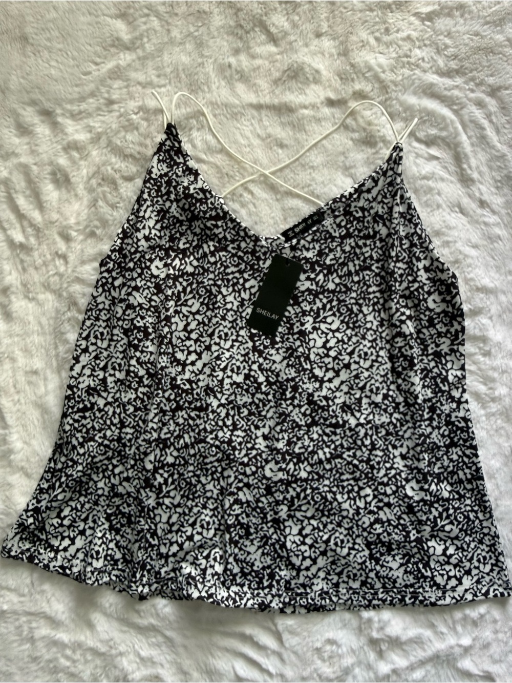 NWT Sheilay Black & White Floral Print V-Neck Cami